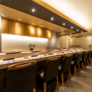 美酒と鮨に酔いしれる…大人のひと時