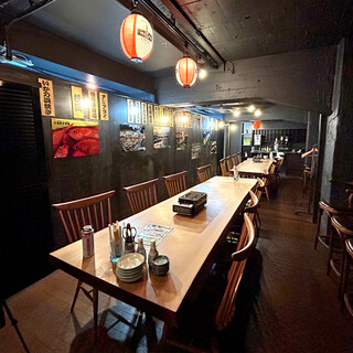 주변이 신경 쓰이지 않는 지하의 완전 개인실에서 편안하게 쉴 수 있어요♪ 10~20명 가능