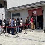 ラーメン 郷 - 到着した時　こんなに並んでる（涙）