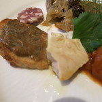 ラ・ボッテガ・ゴローザ - 湘南シラス塩漬けのブルスケッタ、自家製ツナ、自家製生サラミ