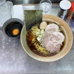 覆麺 智 - 覆麺ラーメン10段　味玉・生たまご