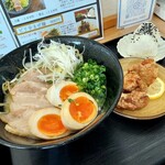 食堂ゆっち - 鶏白湯ラーメン大盛り(ねぎ たまご チャーシュー)トッピング からあげ おむすび