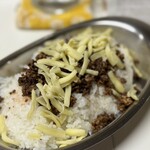 かれーの店 うどん  - すーぷかれー初夏のプレミアム・ご飯大盛り・チーズ・スパイシーひき肉・焼トマト