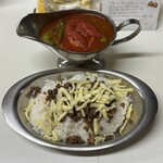 かれーの店 うどん  - すーぷかれー初夏のプレミアム・ご飯大盛り・チーズ・スパイシーひき肉・焼トマト