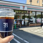 セブンイレブン - ドリンク写真:セブンカフェキリマンジャロブレンドアイスＬとお店外観