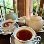 ガレージ ブルーベル - ポットやティーカップも素敵です