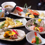 築地すし - お刺身、焼物、寿司をコースで堪能
