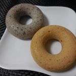 はなとね - スチームベーグル（黒糖きなこ 150円、黒ごま 150円）