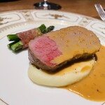 TARO - 子牛のやつなんだけど、最高の火入れとマスタードソース