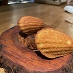 TARO - 出来たてマドレーヌ。ちょーうまい