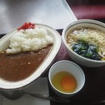 山田うどん - カレーライスとうどんのセット（\690）