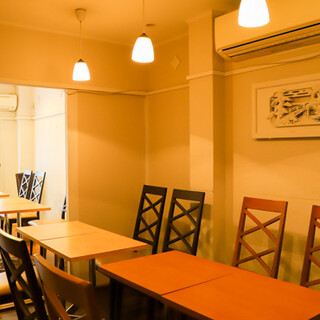 谷中銀座商店街のドーナツ屋◆一息つける喫茶スペースも完備