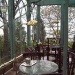 ヴェランダ - ガラス張りのテラス