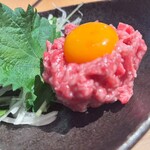 近江うし焼肉 にくTATSU 銀座店 - 追加したユッケ1,600円なり。