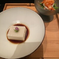 六雁 - 前菜
                    胡麻豆腐 山菜花穂
                    クリーンアスパラ 白和え桜海老