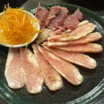 焼肉専門 家庭料理オムニィ - トントロ、ネクタイ