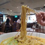 美華園 新橋店 - 麺リフト