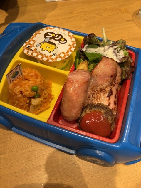 Jukusei Gyu Steak &amp; Premium Hamburger Steak Gottie's BEEF Yunibasaru Shitiuoku Oosaka Ten photo 2