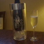 ラ・ボッテガ・ゴローザ - プロセッコ（5000円）で乾杯