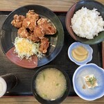食市場萬屋 - 若鶏唐揚げランチ900円