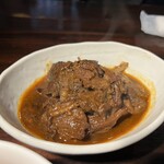 炭火焼肉 ホルモン にく式 - 煮込み