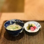 魚菜料理 縄屋 - ⑩【ご飯】
      焼きおにぎりと白海老の雑炊、お新香