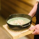 魚菜料理 縄屋 - ⑩【ご飯】
      焼きおにぎりと白海老の雑炊