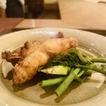魚菜料理 縄屋 - ⑧【合肴】
      虎河豚唐揚げ、タラの芽添え
