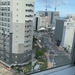 ホテル グランコンソルト那覇 - お部屋からの眺め（左は沖縄県庁）
      正面はりうぼう&ゆいレール県庁前駅