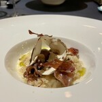 ブラッスリー リーヌ - 富山県産ホタルイカのリゾット。ホタルイカの旨み、エキスがリゾット全体に染み渡ってる。満足感ある一皿。