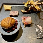 ブラッスリー リーヌ - フォアグラを挟んだどら焼きは、季節によってジャムが変わるみたい。今回は文旦？かなにか柑橘のジャムで爽やかだった！