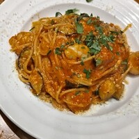 トラットリア イル レガーロ - 秋茄子と小エビのトマトクリームパスタ