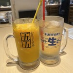 やきとり酒場55 京急蒲田店 - ごろっと果実！七福神みかんサワー　890円とジンジャーエール　280円