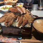 298951422 - 金賞相模豚重定食(大盛)900円+肉増し300円