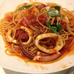 J.J.Monks - イカのトマトソースパスタ