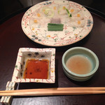 日本料理 太月 - お造り                           マコガレイ薄造り
      鰹の酒盗
      紅葉おろし