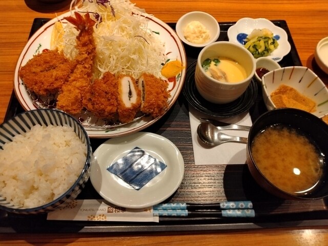 Katsu Kobo Wakou Rarapoto Ekusuposhi Ten photo