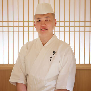 滝本純也氏（タキモトスミヤ）―東西の鮨の名店で研鑽を積む