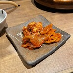 はらみ焼肉ホルモン櫻 - キムチ盛り合わせ。美味し。