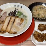 黒豚とんこつ金田家 - 