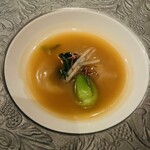 298969550 - ふかひれの姿煮込み　金華ハム香る上湯スープ