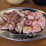 ホルモン たけだ - 左:ハラミ  右:牛かっぱ