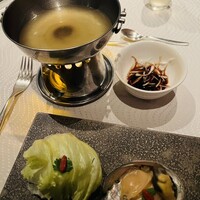 翆陽 エクシブ箱根離宮 - 活鮑とレタスのしゃぶしゃぶ　葱オイルソース