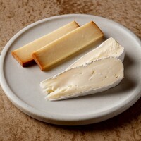 欧州チーズの盛り合わせ