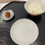 定食屋 おおた - 子どもに提供してくれた、ごはんと鶏つくね団子。驚きと感謝で恐縮してしまいました。
