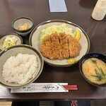 多喜亭 - 料理写真:ロースカツ定食
