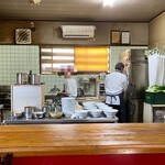 ラーメン敏 - 厨房雰囲気