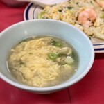 ラーメン敏 - エビ炒飯のスープ