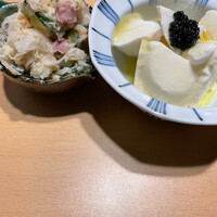 肉寿司 イタリアンバル 閂 心斎橋店 - ポテサラ、キャビアのせ冷奴