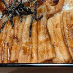 大衆食堂 定食のまる大 - 定食のまる大 ＠飯田橋 穴子と鶏の蒲焼合い盛り重の柔らかく炊かれた穴子